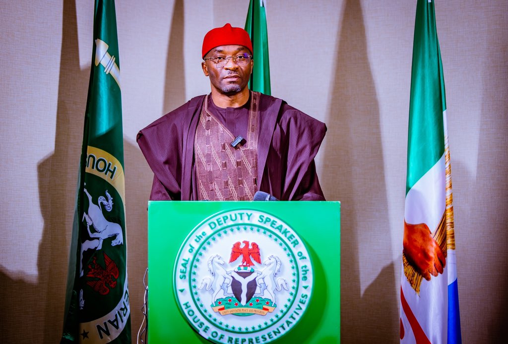 Benjamin Kalu, Deputy Speaker of the House of Representatives, addressing Ndi Igbo on the importance of voter registration during the INEC Continuous Voter Registration exercise.