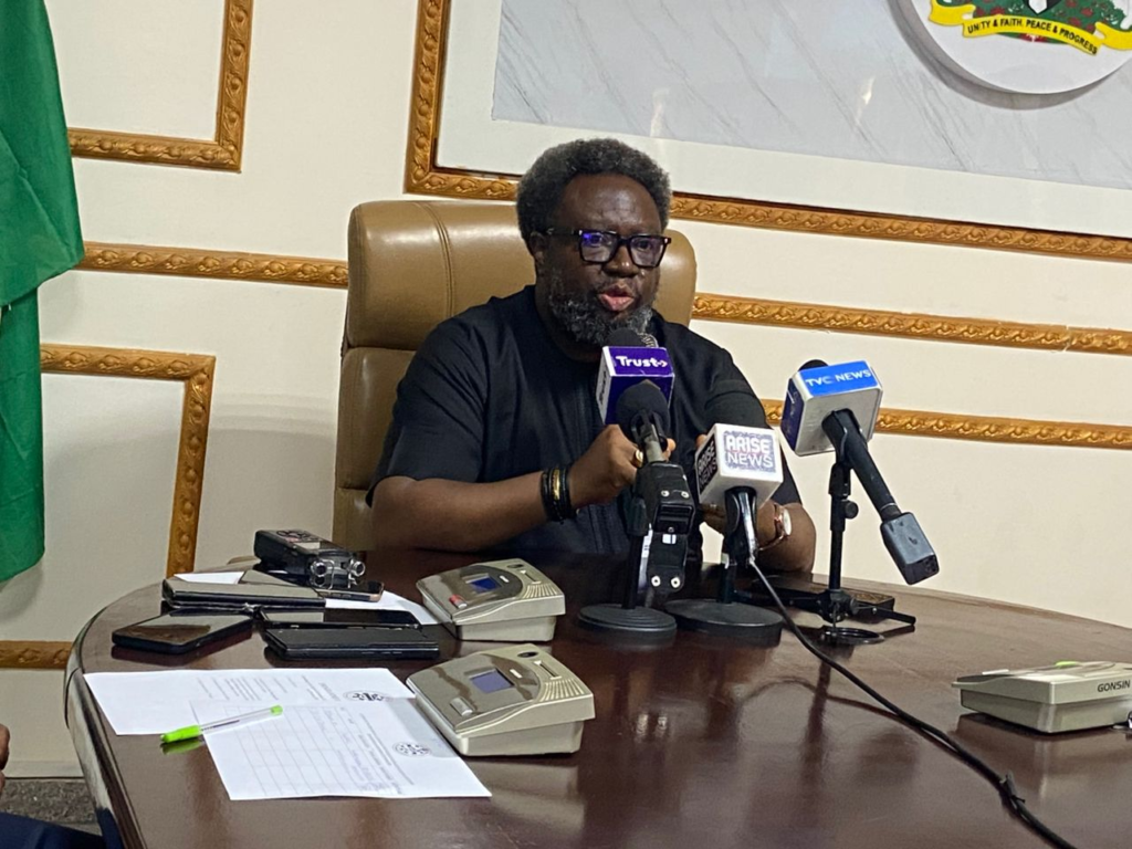 Professor Nnanyelugo Ike-Muonso speaking at an RMRDC media briefing in Abuja on Nigeria’s raw materials policy and industrial development.