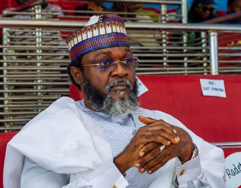 Abubakar Nalaraba announcing withdrawal from Nasarawa governorship race and supporting Ahmed Wadada